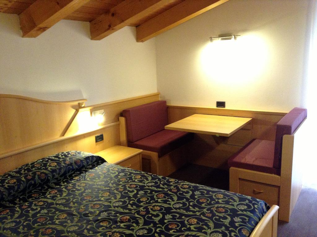 Hotel Ai Pini Vigo di Fassa Exterior foto